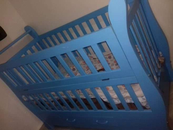 Baby crib